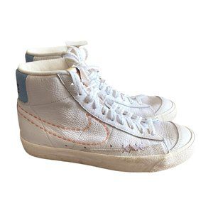 Nike Blazer Mid in White/Multi, size 8.5 -- worn 2-3x MAX- LIKE NEW